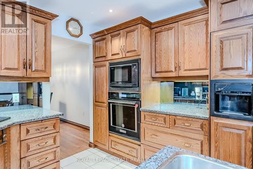 41 - 100 Quigley Road, Hamilton (Vincent), ON - Indoor Photo Showing Kitchen