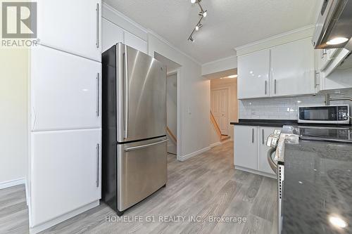 54 - 754 Wilkins Street, London, ON - Indoor Photo Showing Kitchen