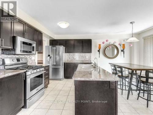 547 Linden Drive, Cambridge, ON - Indoor Photo Showing Kitchen With Upgraded Kitchen