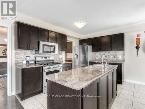 547 Linden Drive, Cambridge, ON - Indoor Photo Showing Kitchen With Double Sink