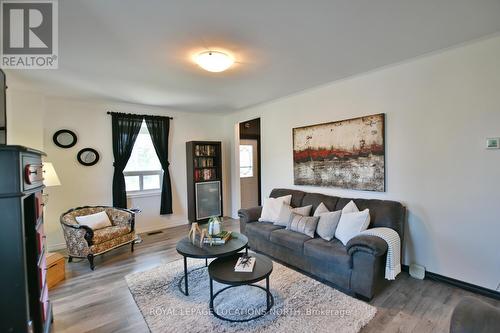 148 Marsh Street, Blue Mountains, ON - Indoor Photo Showing Living Room