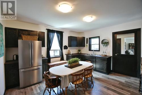 148 Marsh Street, Blue Mountains, ON - Indoor Photo Showing Dining Room