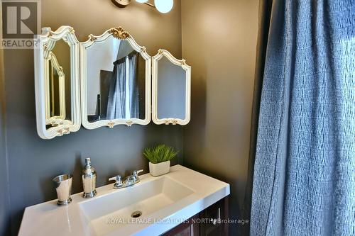 148 Marsh Street, Blue Mountains, ON - Indoor Photo Showing Bathroom