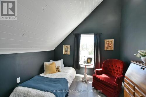 148 Marsh Street, Blue Mountains, ON - Indoor Photo Showing Bedroom