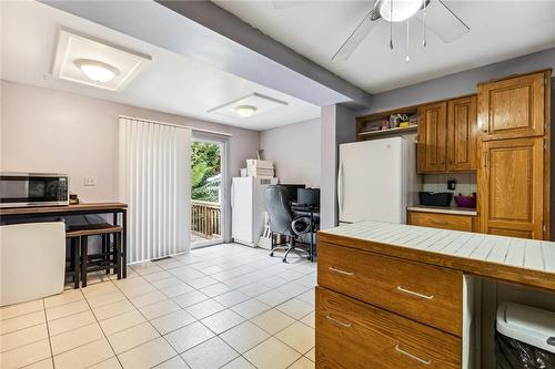 127 Grosvenor Avenue N, Hamilton, ON - Indoor Photo Showing Kitchen