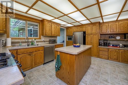 2837 Ridgeview Drive, Prince George, BC - Indoor Photo Showing Kitchen