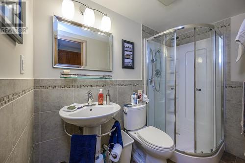 2837 Ridgeview Drive, Prince George, BC - Indoor Photo Showing Bathroom