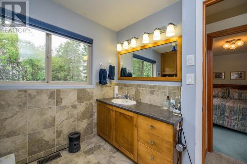 2837 Ridgeview Drive, Prince George, BC - Indoor Photo Showing Bathroom