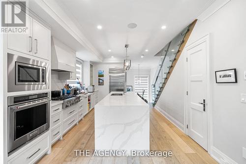 3062 Bayview Avenue, Toronto, ON - Indoor Photo Showing Kitchen With Upgraded Kitchen