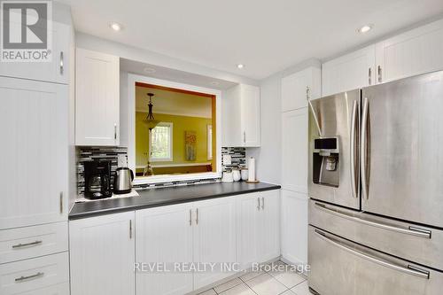 1236 Golden Beach Road, Bracebridge, ON - Indoor Photo Showing Kitchen