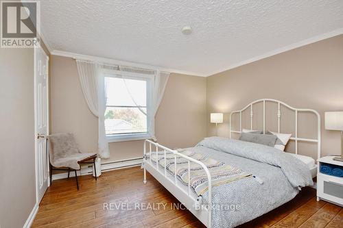 1236 Golden Beach Road, Bracebridge, ON - Indoor Photo Showing Bedroom