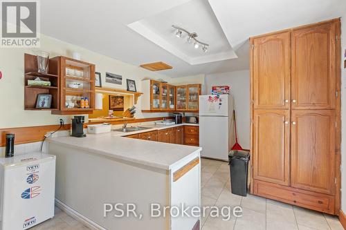 1037 Milford Bay Road, Muskoka Lakes, ON - Indoor Photo Showing Kitchen