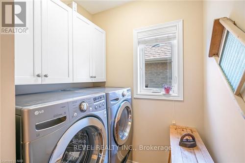 33 Hickory Avenue, Niagara-On-The-Lake, ON - Indoor Photo Showing Laundry Room