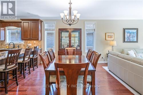 33 Hickory Avenue, Niagara-On-The-Lake, ON - Indoor Photo Showing Dining Room