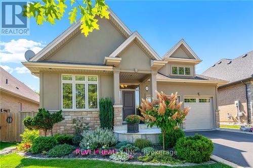 33 Hickory Avenue, Niagara-On-The-Lake, ON - Outdoor With Facade