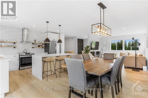 10280 Harvey Road, Merrickville-Wolford, ON - Indoor Photo Showing Dining Room