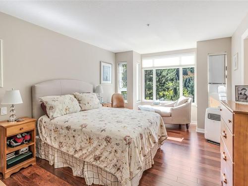 311-5660 Edgewater Lane, Nanaimo, BC - Indoor Photo Showing Bedroom