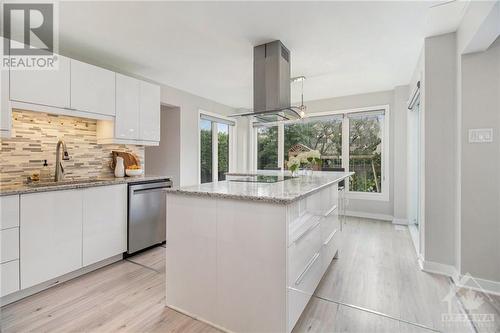 6074 Meadowglen Drive, Ottawa, ON - Indoor Photo Showing Kitchen With Upgraded Kitchen