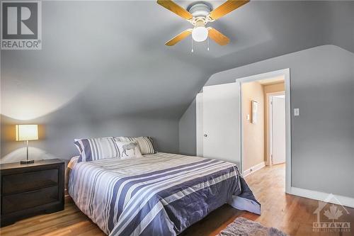 7 Meadowlands Drive, Ottawa, ON - Indoor Photo Showing Bedroom