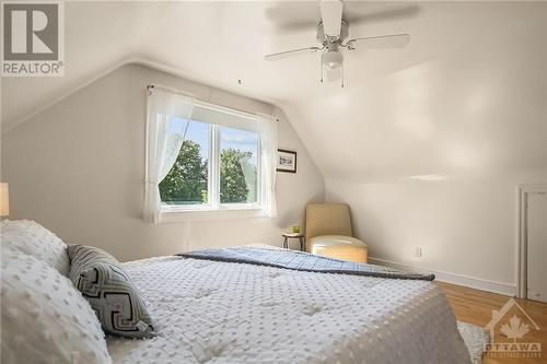 7 Meadowlands Drive, Ottawa, ON - Indoor Photo Showing Bedroom