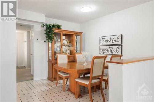 211 Mountshannon Drive, Ottawa, ON - Indoor Photo Showing Dining Room