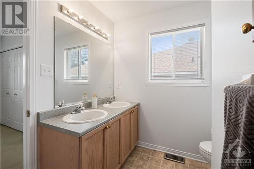 211 Mountshannon Drive, Ottawa, ON - Indoor Photo Showing Bathroom