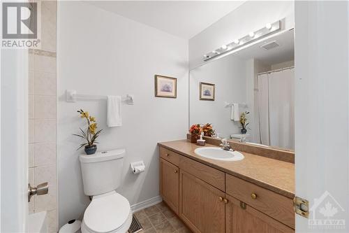 211 Mountshannon Drive, Ottawa, ON - Indoor Photo Showing Bathroom