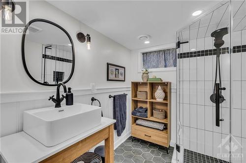 48 Clarey Avenue, Ottawa, ON - Indoor Photo Showing Bathroom