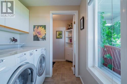 4525 Centre Road, Grand Forks, BC - Indoor Photo Showing Laundry Room