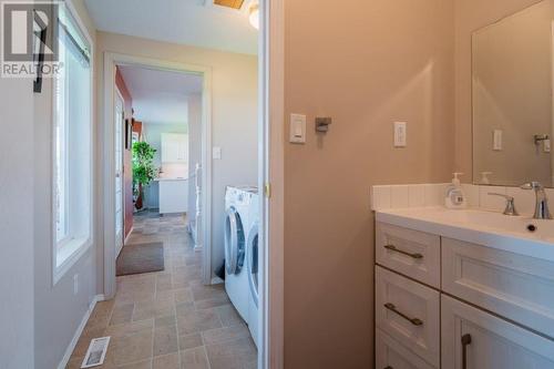 4525 Centre Road, Grand Forks, BC - Indoor Photo Showing Bathroom