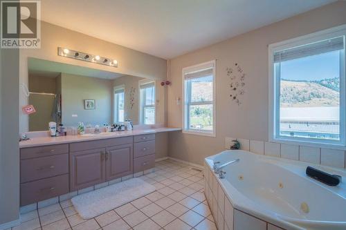 4525 Centre Road, Grand Forks, BC - Indoor Photo Showing Bathroom