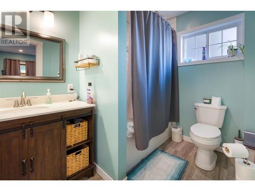 4350 50 Street Ne, Salmon Arm, BC - Indoor Photo Showing Bathroom