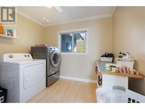 4350 50 Street Ne, Salmon Arm, BC - Indoor Photo Showing Laundry Room