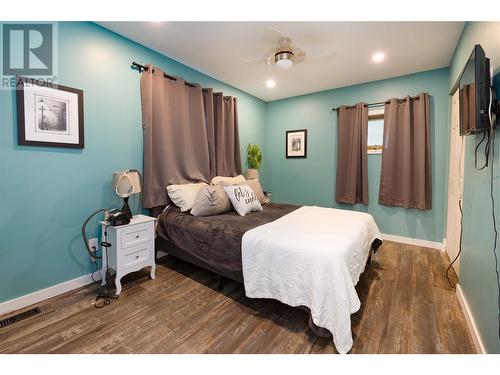 4350 50 Street Ne, Salmon Arm, BC - Indoor Photo Showing Bedroom