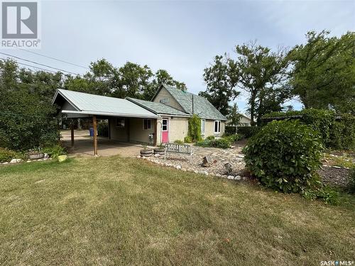 220 2Nd Street E, Dinsmore, SK - Outdoor