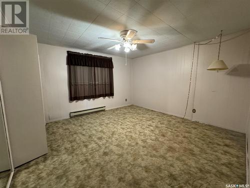 220 2Nd Street E, Dinsmore, SK - Indoor Photo Showing Other Room