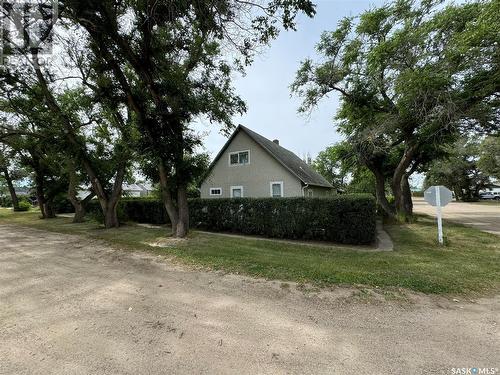 220 2Nd Street E, Dinsmore, SK - Outdoor