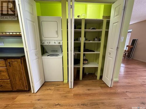 220 2Nd Street E, Dinsmore, SK - Indoor Photo Showing Laundry Room