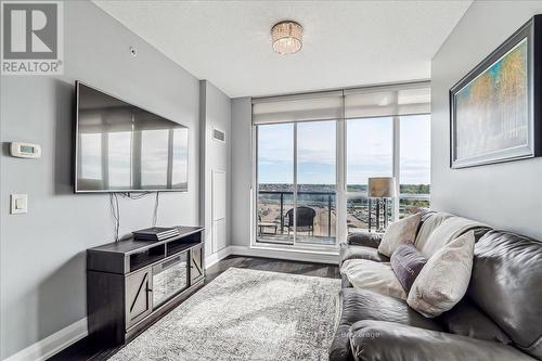 811 - 9582 Markham Road, Markham, ON - Indoor Photo Showing Living Room