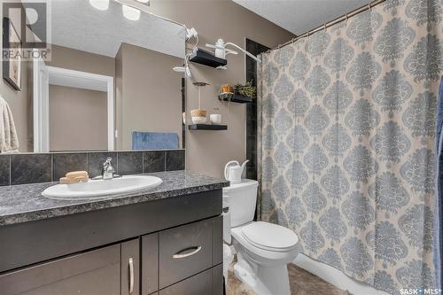 505 3830 Dewdney Avenue E, Regina, SK - Indoor Photo Showing Bathroom