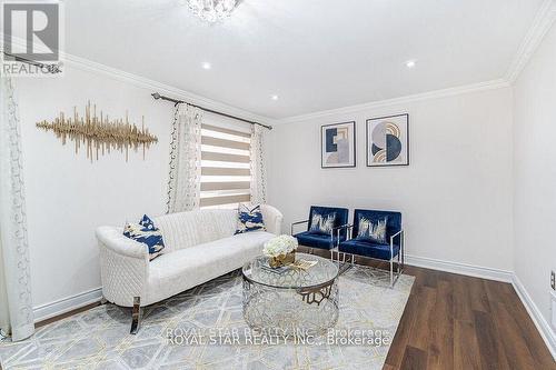 7 Springtown Trail, Brampton (Sandringham-Wellington), ON - Indoor Photo Showing Living Room