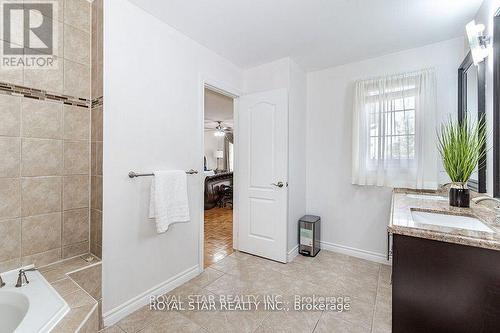 7 Springtown Trail, Brampton (Sandringham-Wellington), ON - Indoor Photo Showing Bathroom