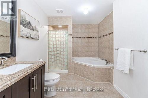 7 Springtown Trail, Brampton (Sandringham-Wellington), ON - Indoor Photo Showing Bathroom