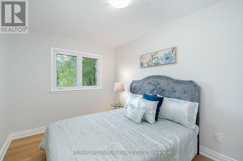 5 Madoc Road, Brampton (Madoc), ON - Indoor Photo Showing Bedroom