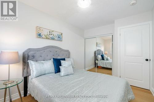 5 Madoc Road, Brampton (Madoc), ON - Indoor Photo Showing Bedroom