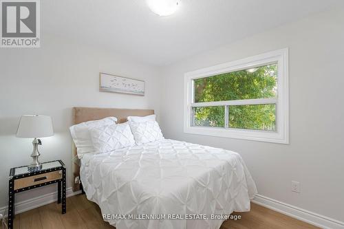 5 Madoc Road, Brampton (Madoc), ON - Indoor Photo Showing Bedroom