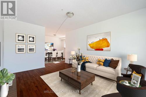 3361 Monica Drive, Mississauga, ON - Indoor Photo Showing Living Room