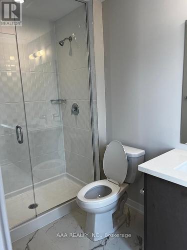 18 Folcroft Street, Brampton, ON - Indoor Photo Showing Bathroom