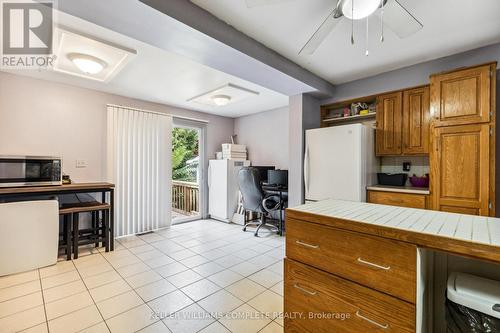 127 Grosvenor Avenue N, Hamilton (Crown Point), ON - Indoor Photo Showing Kitchen