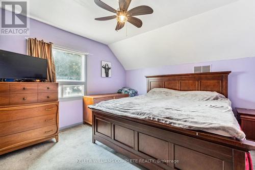 127 Grosvenor Avenue N, Hamilton (Crown Point), ON - Indoor Photo Showing Bedroom